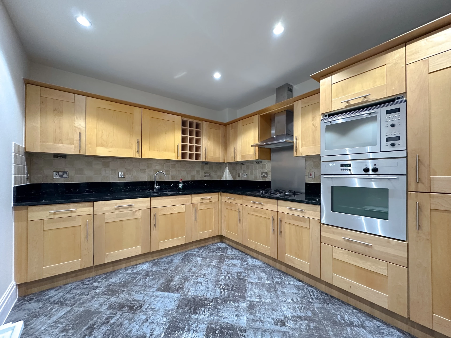Similar Property: Double Room in Earl's Court