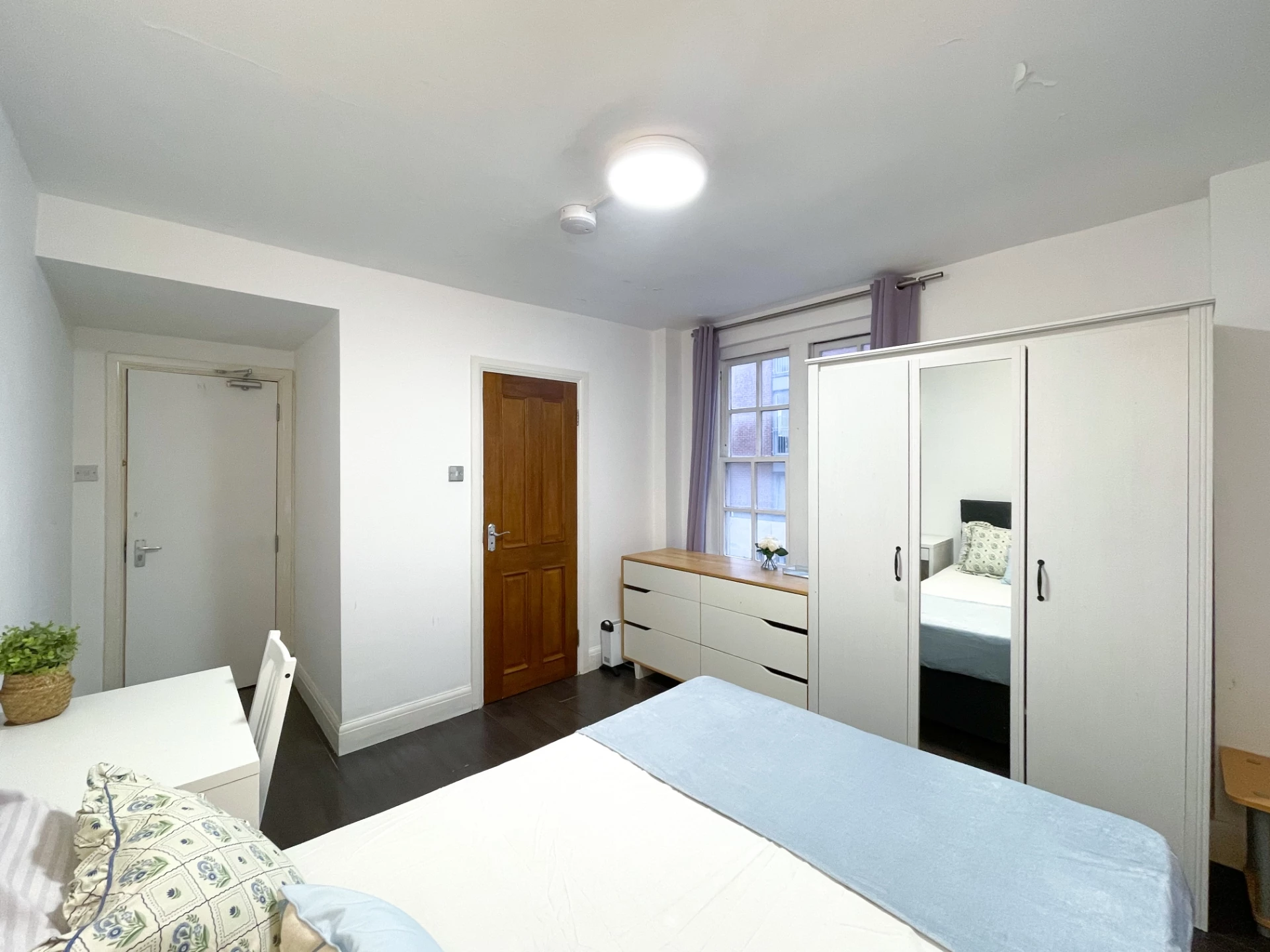 Similar Property: Double Room in Westminster