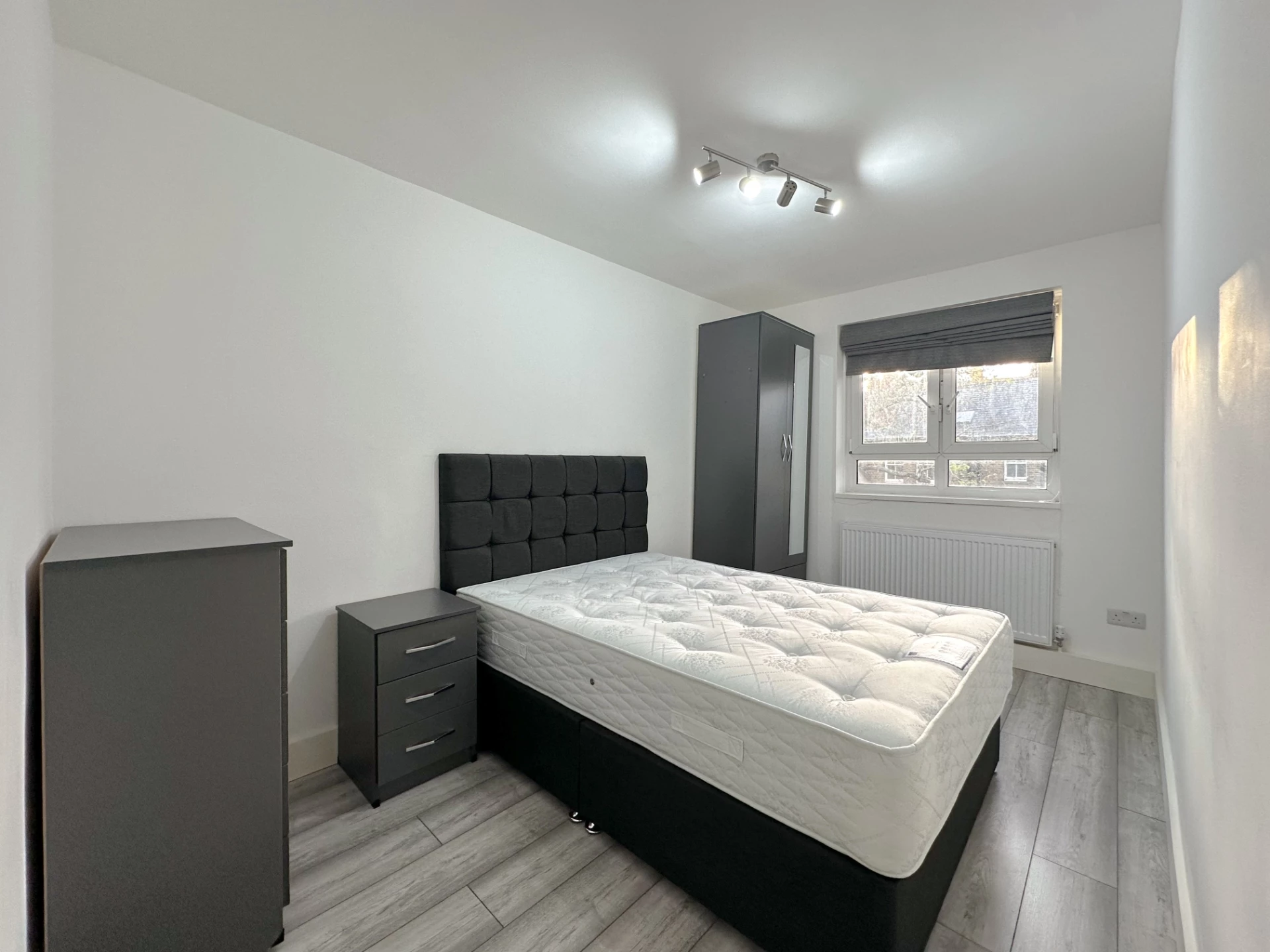 Similar Property: Double Room in West Kensington