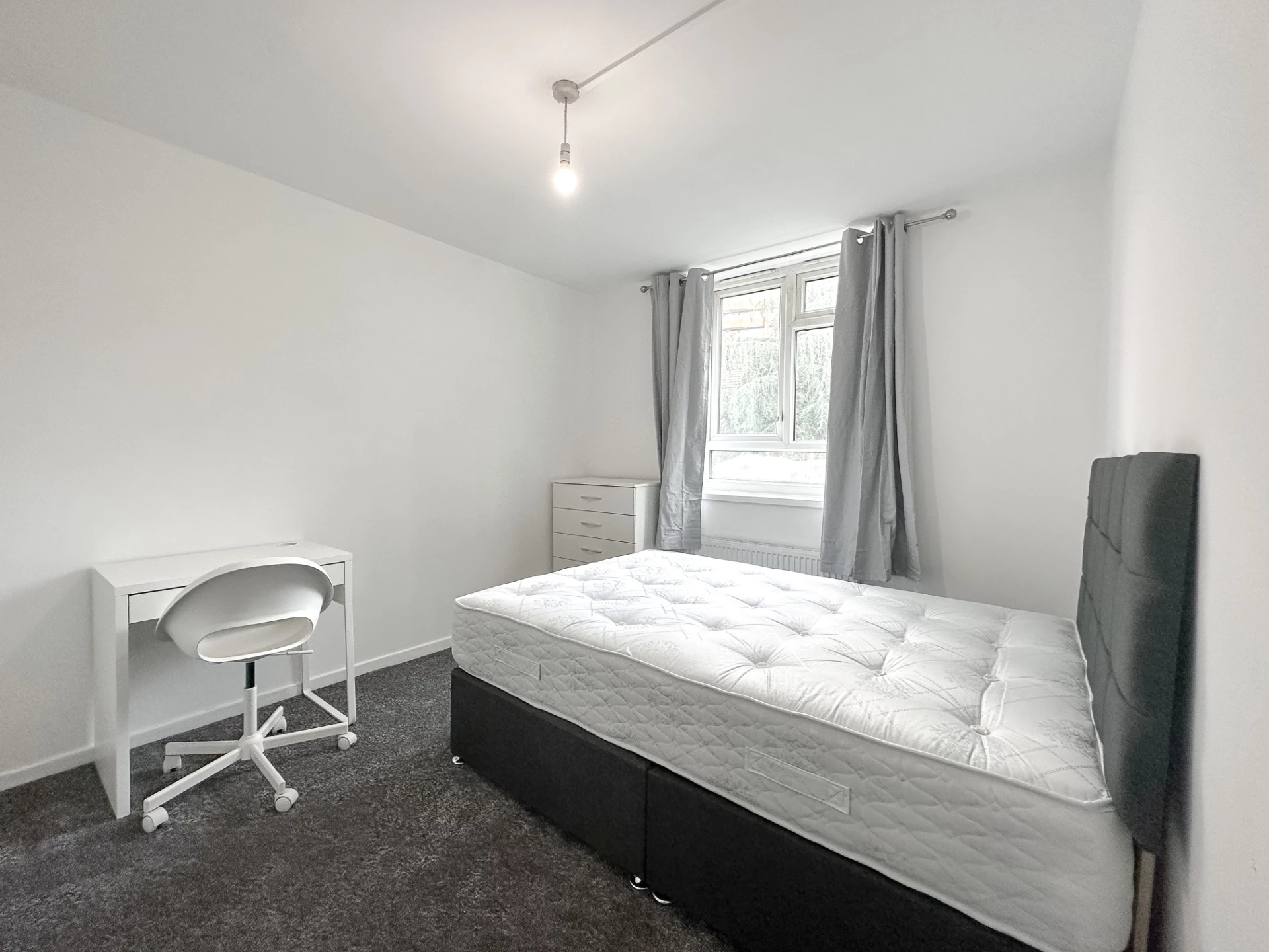 Similar Property: Double Room in Swiss Cottage