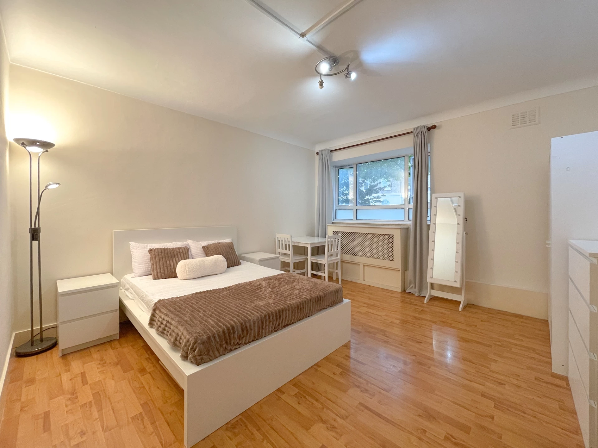 Similar Property: Double Room in Marylebone