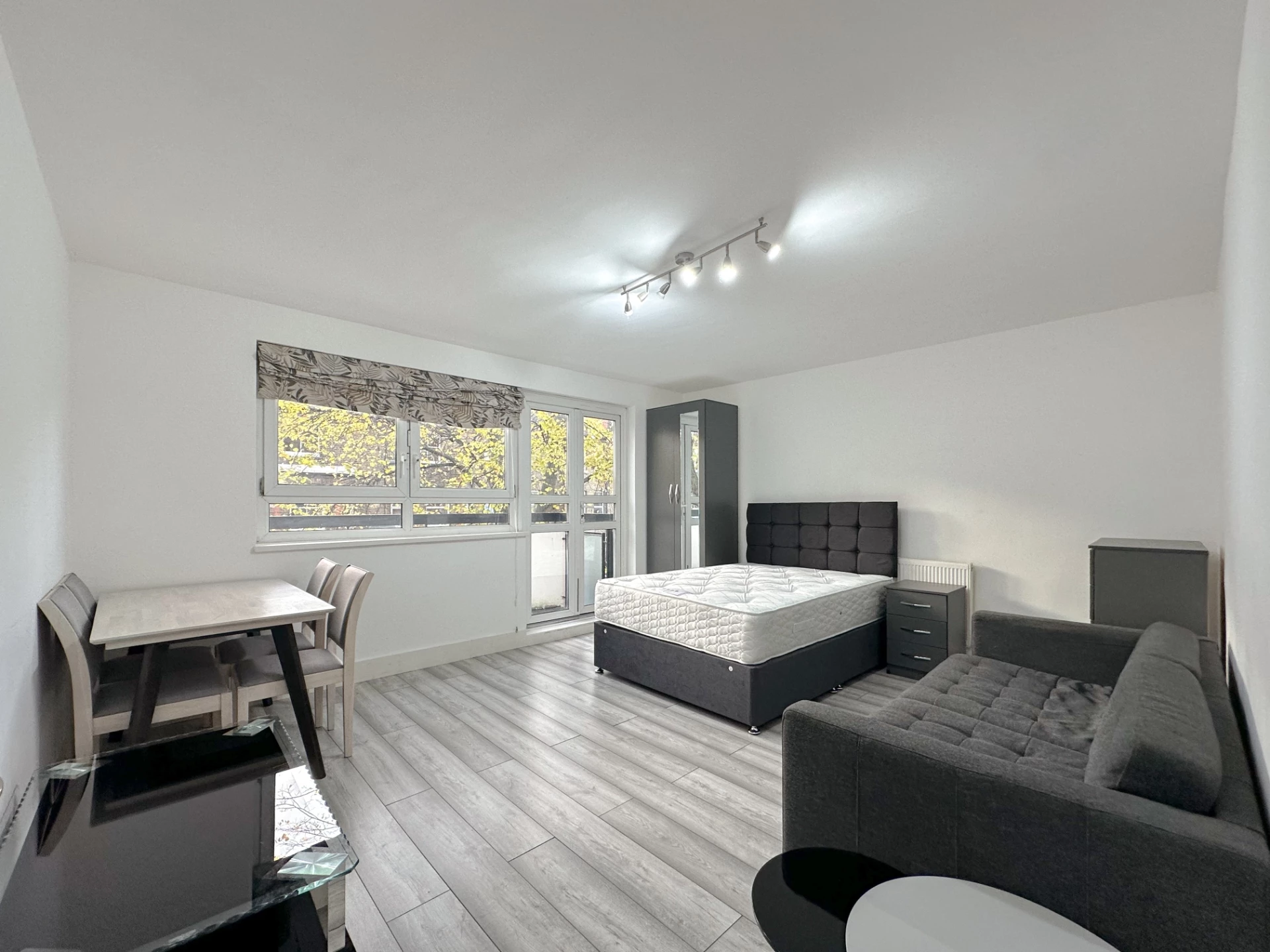 Similar Property: Double Room in West Kensington