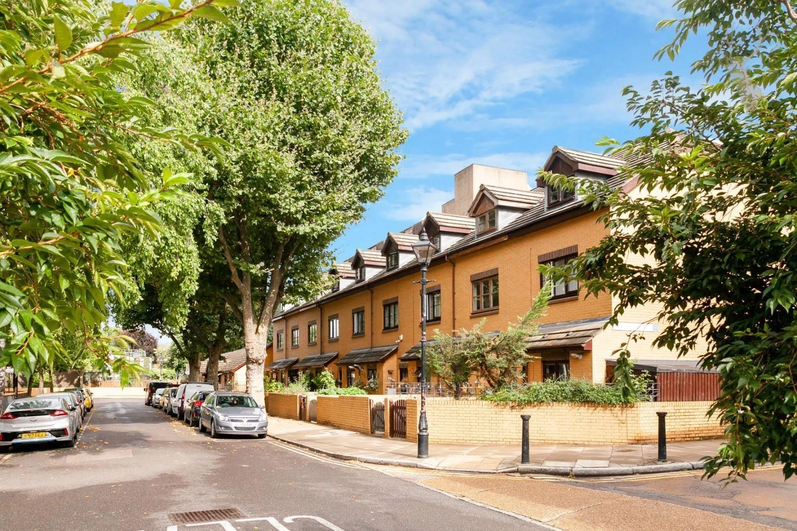 Similar Property: House in Bow