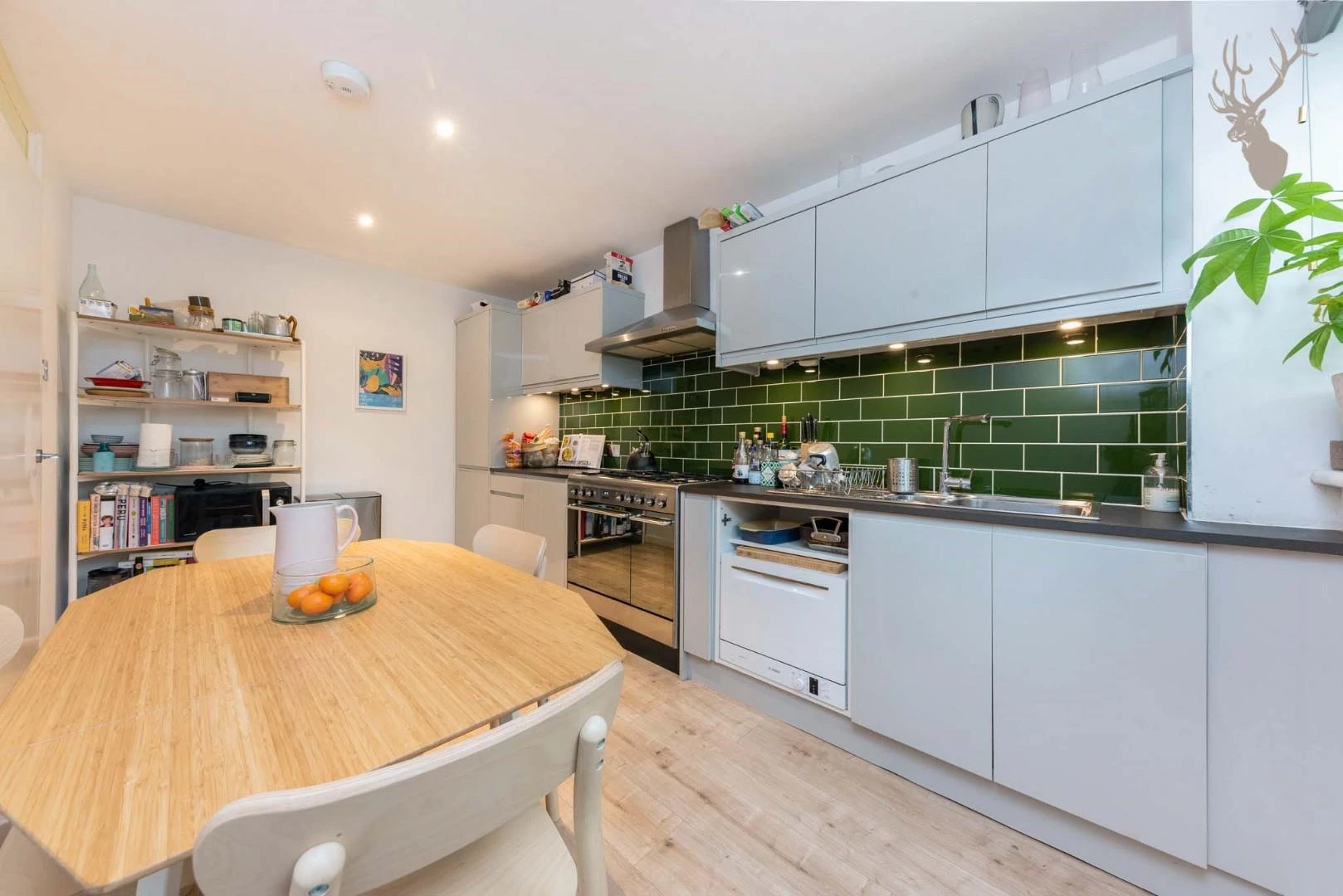 Similar Property: Apartment - Duplex in Bow