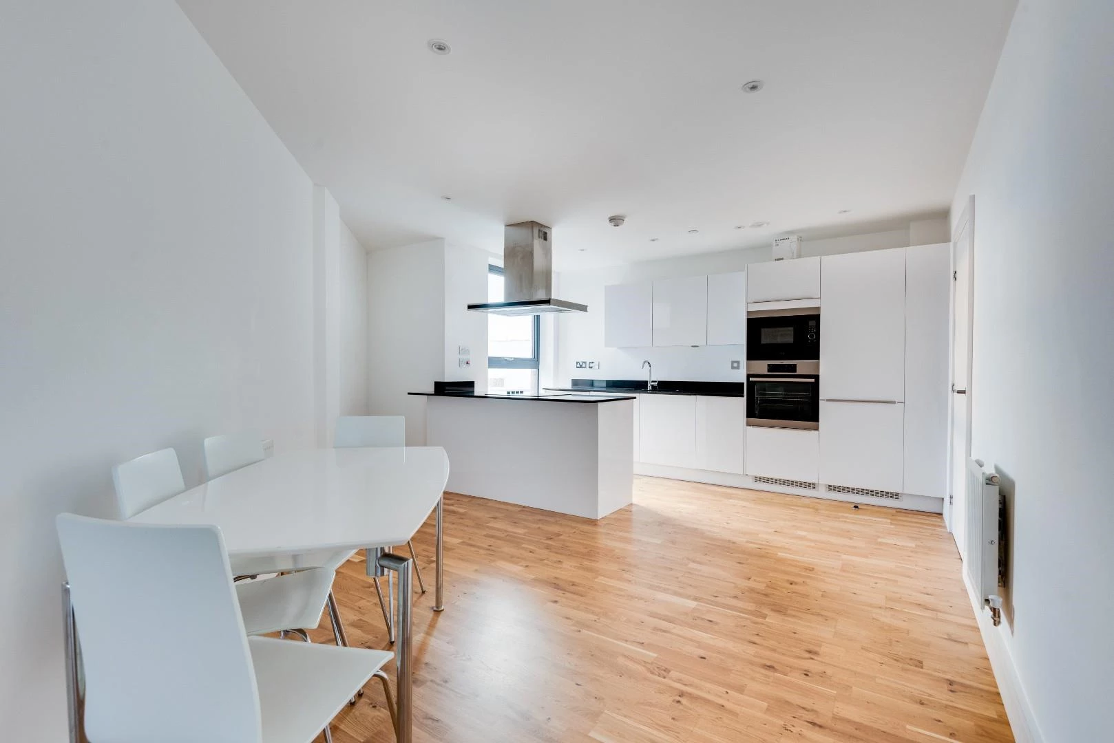 Similar Property: Flat/Apartment in Canary Wharf