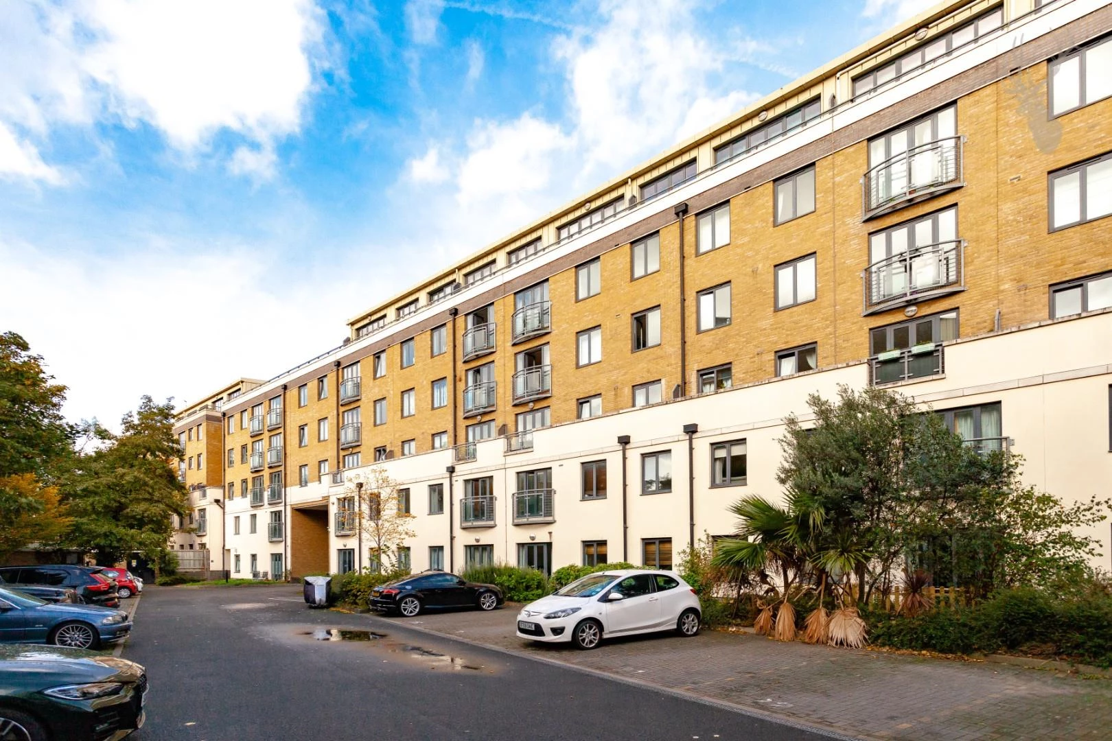 Similar Property: Flat/Apartment in Bow