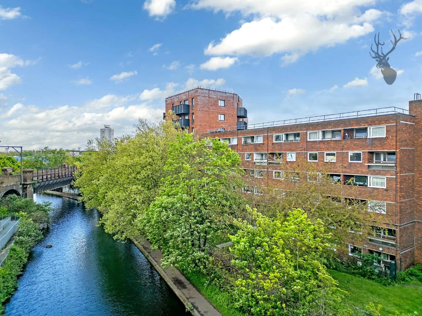 Similar Property: Flat in Poplar