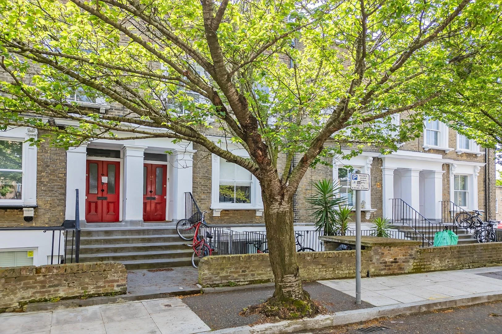 Similar Property: Apartment - Conversion in Bethnal Green