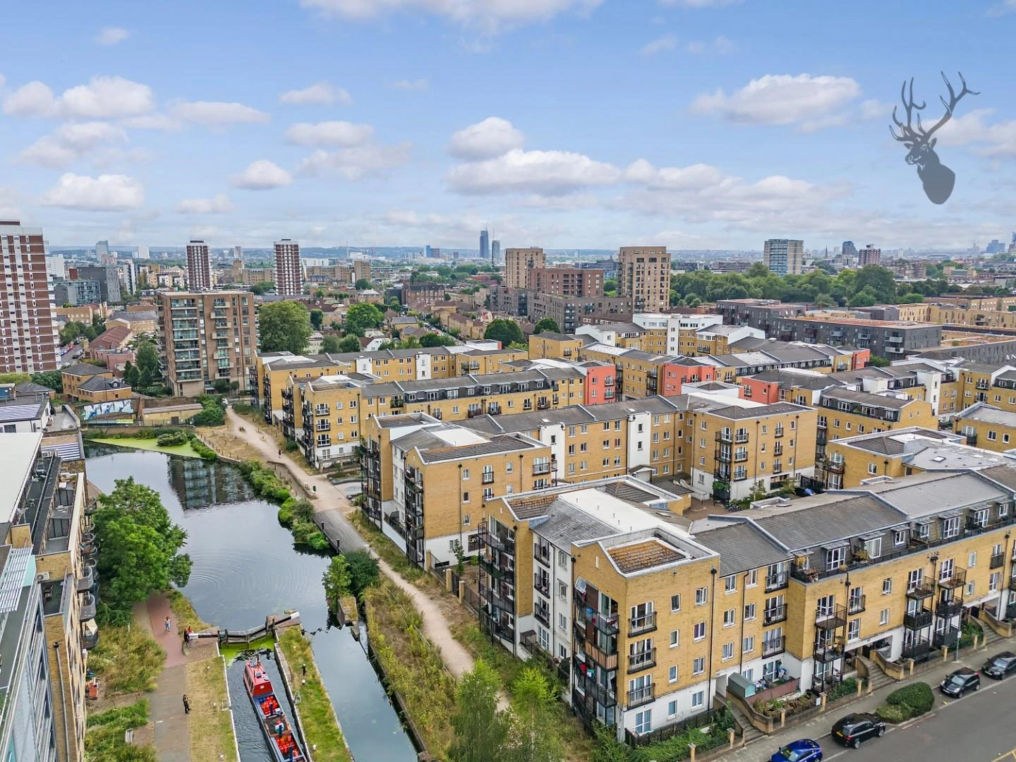 Similar Property: Apartment in Stepney Green