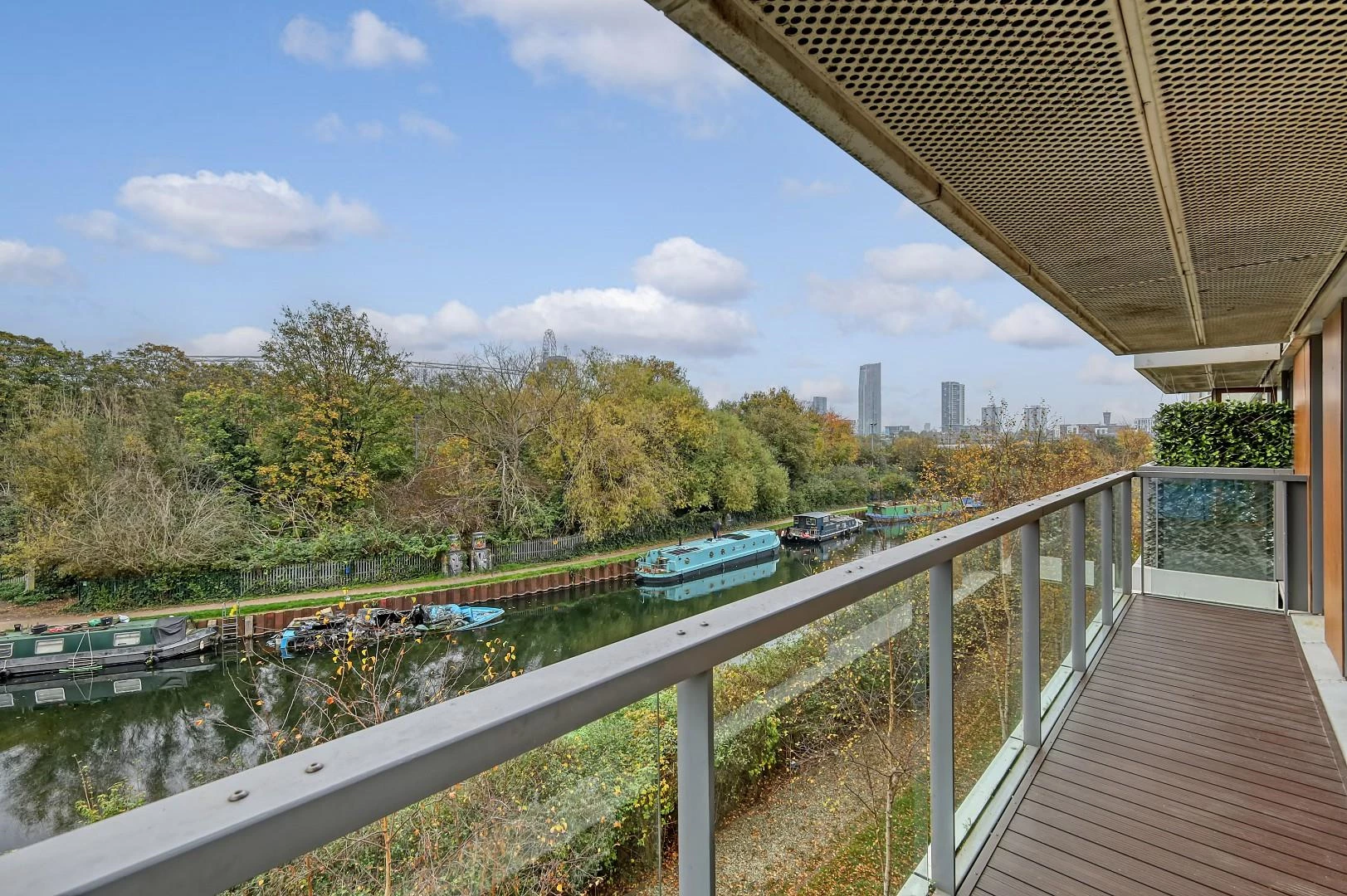 Similar Property: Apartment - Purpose Built in Bow