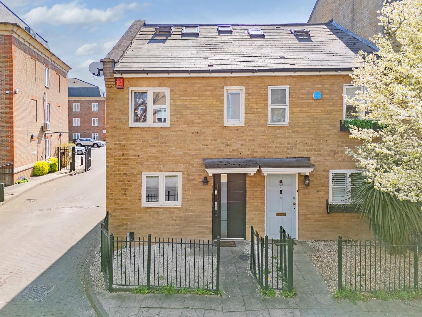 Similar Property: House in Stepney Green