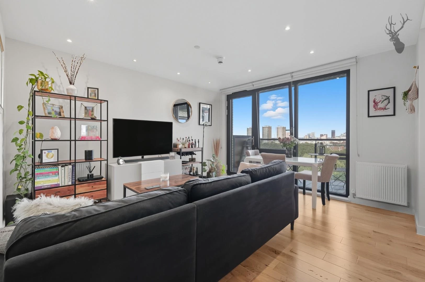 Similar Property: Apartment in Bethnal Green