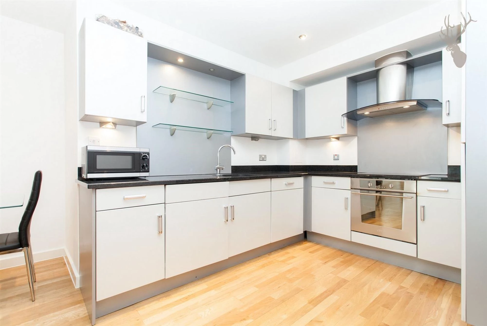 Similar Property: Flat in London