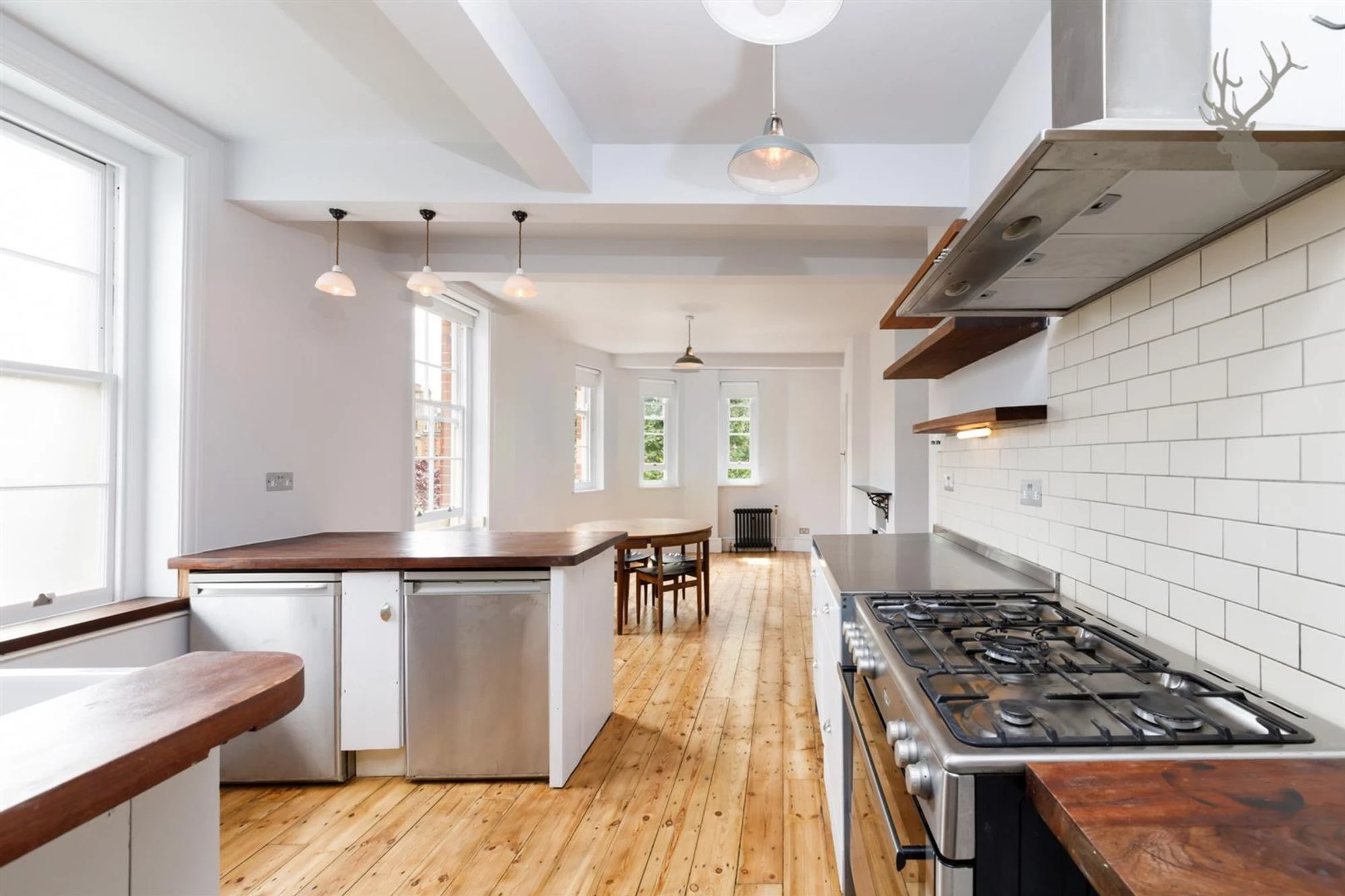 Similar Property: Flat in London