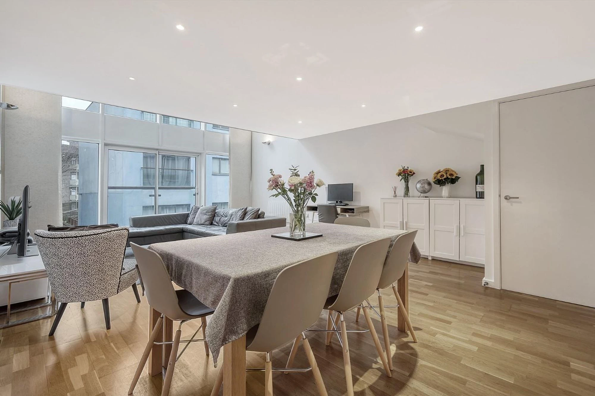 Similar Property: Apartment in London