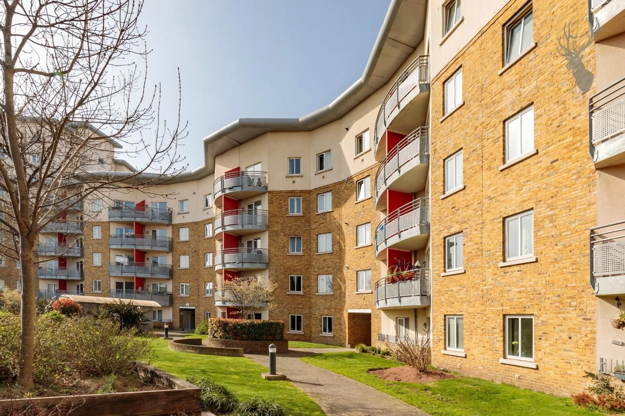 Similar Property: Flat in London