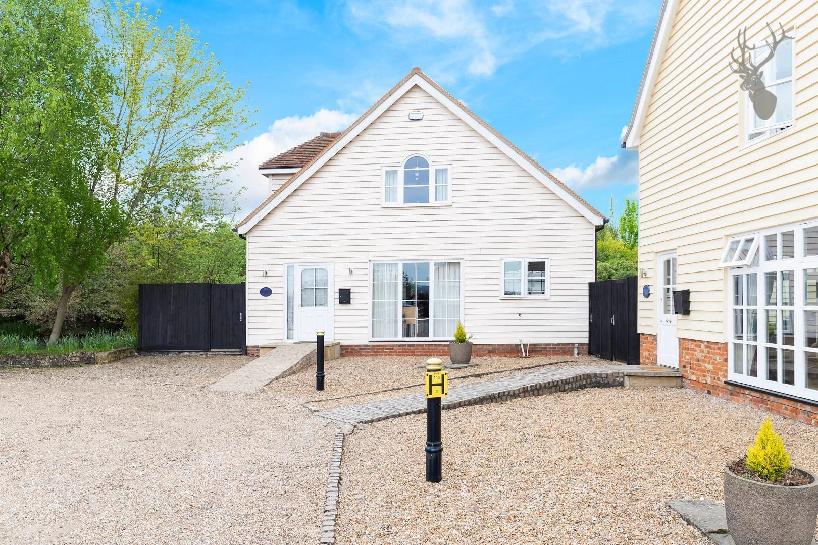 Similar Property: House - Detached in Theydon Bois