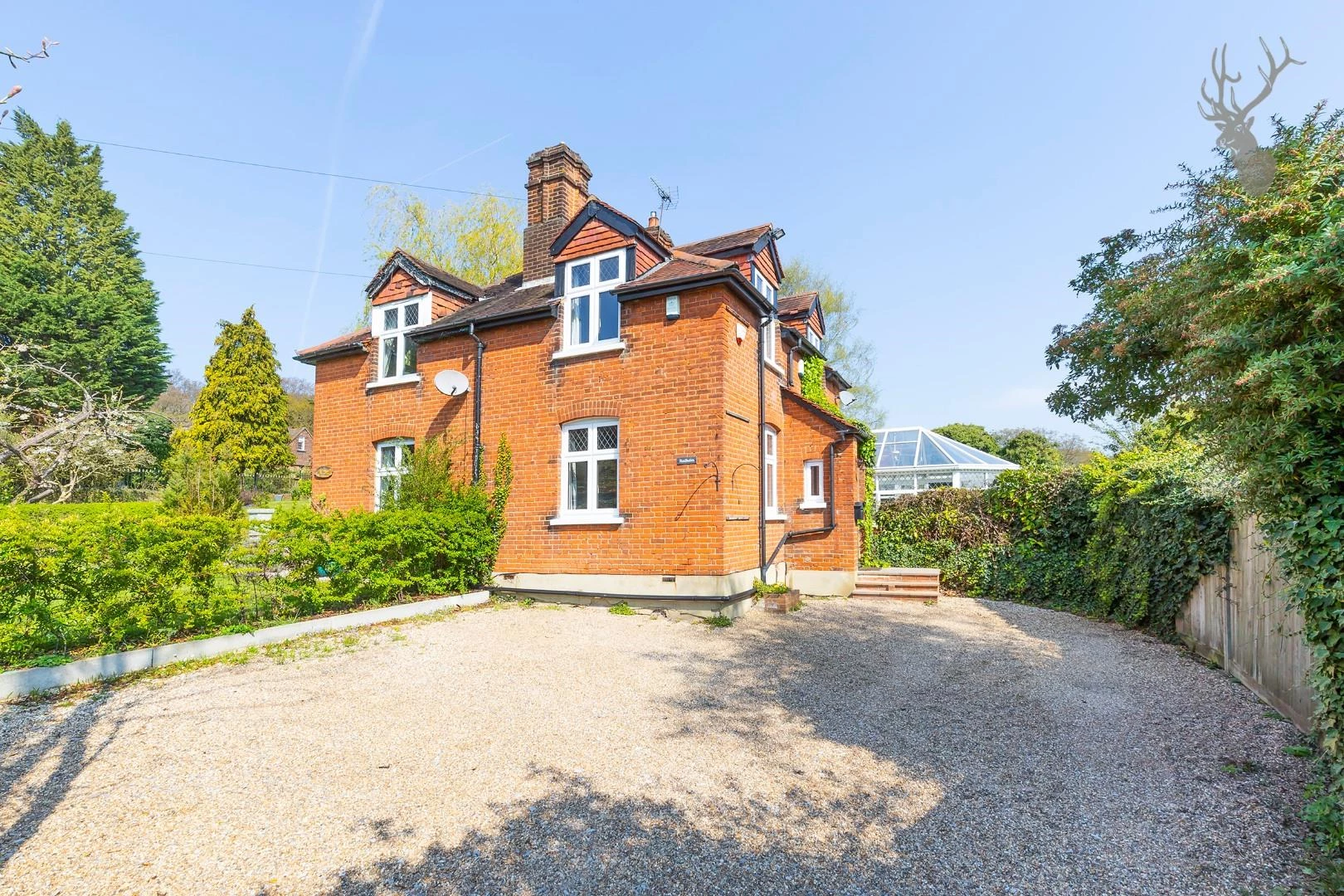 Similar Property: House - Semi-Detached in Theydon Bois