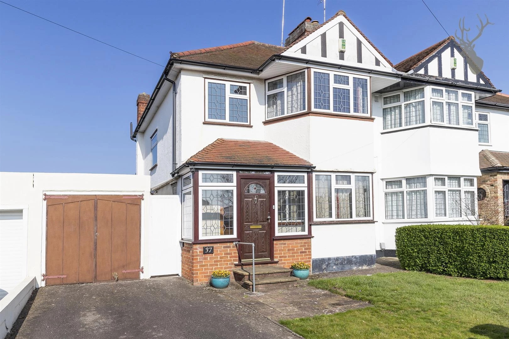 Similar Property: House - Semi-Detached in Theydon Bois