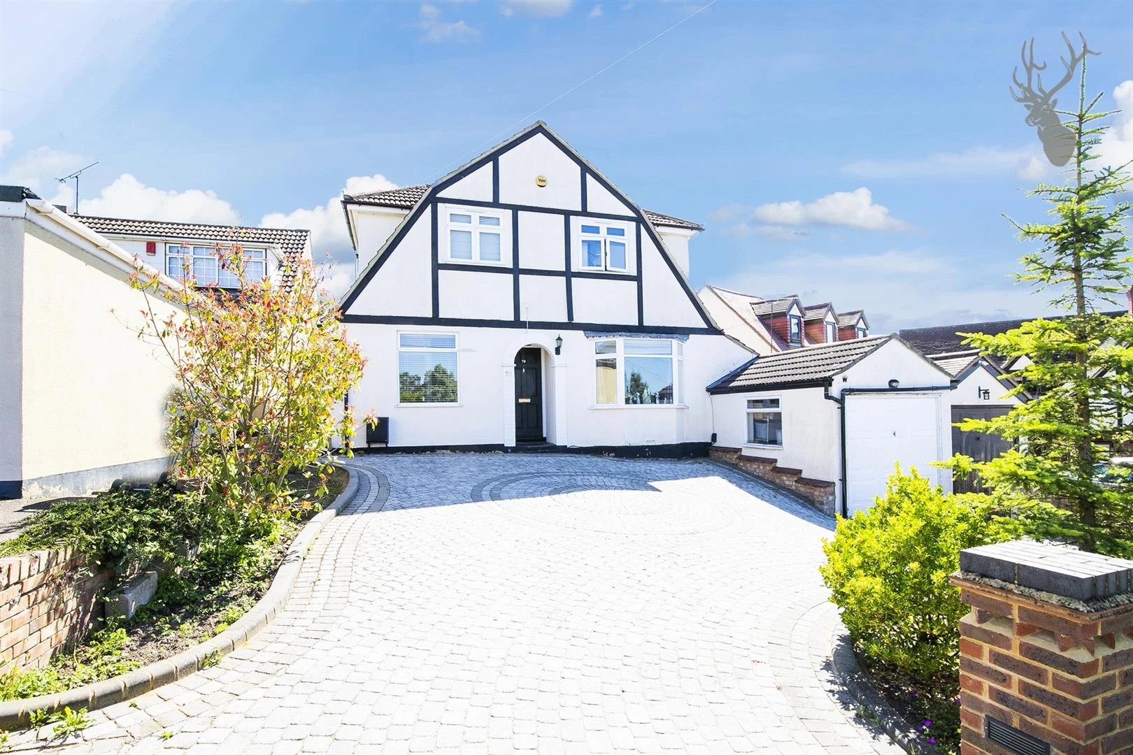 Similar Property: House - Detached in Theydon Bois