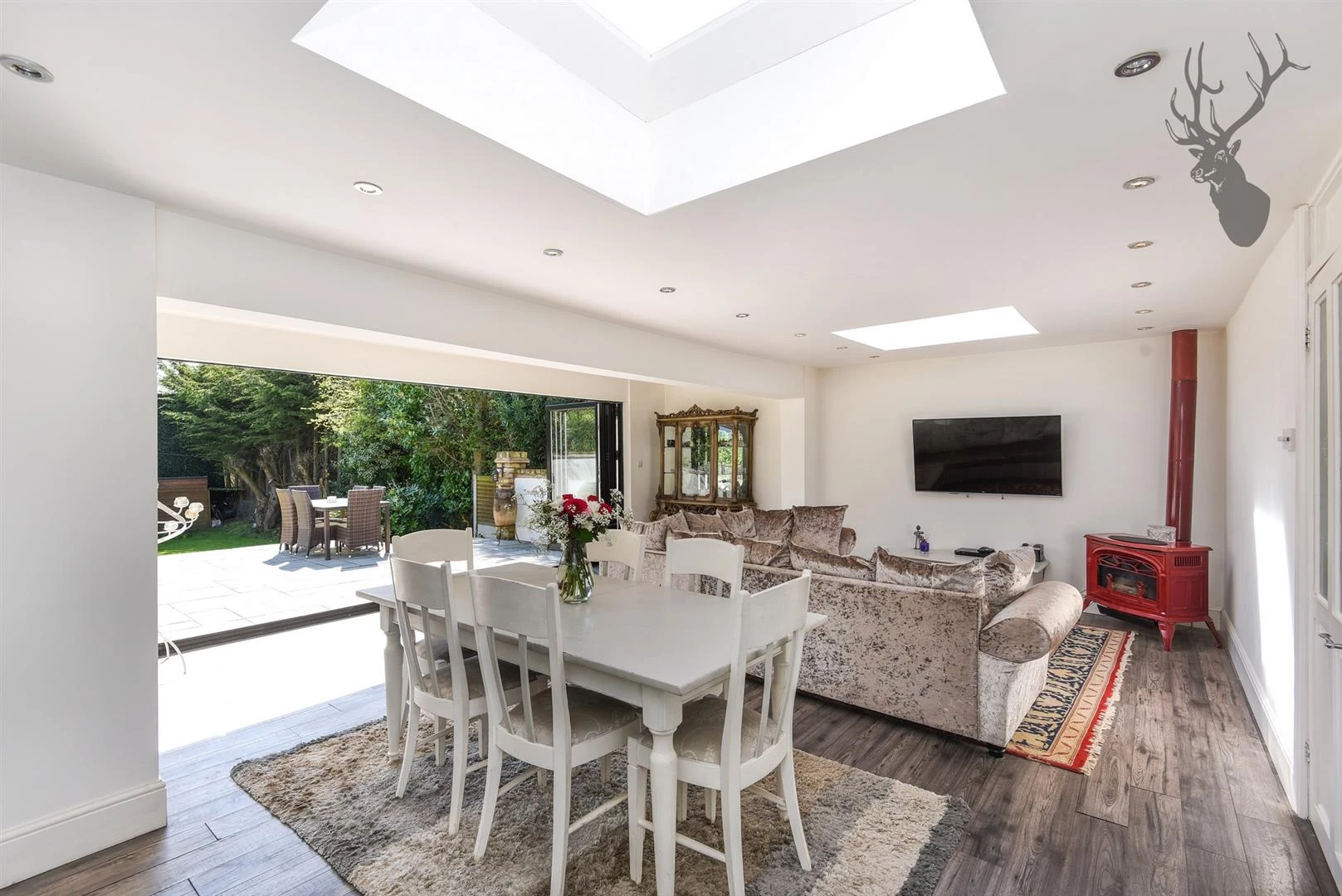 Similar Property: Bungalow in Theydon Bois