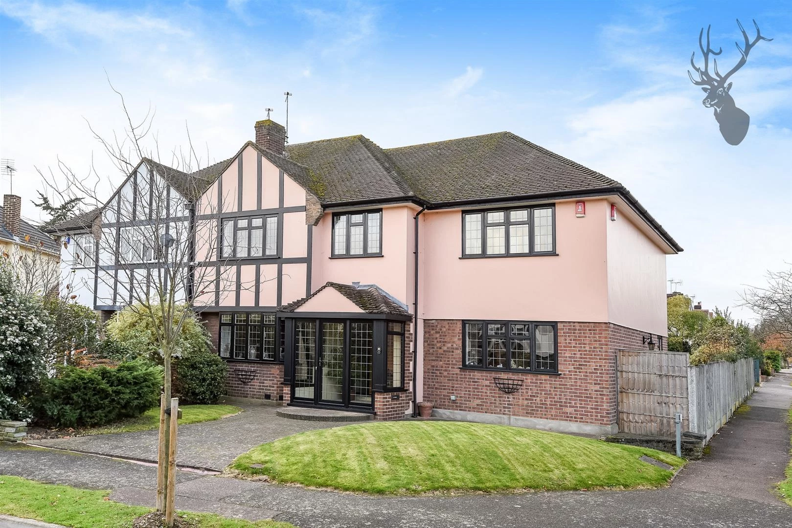 Similar Property: House - Detached in Theydon Bois