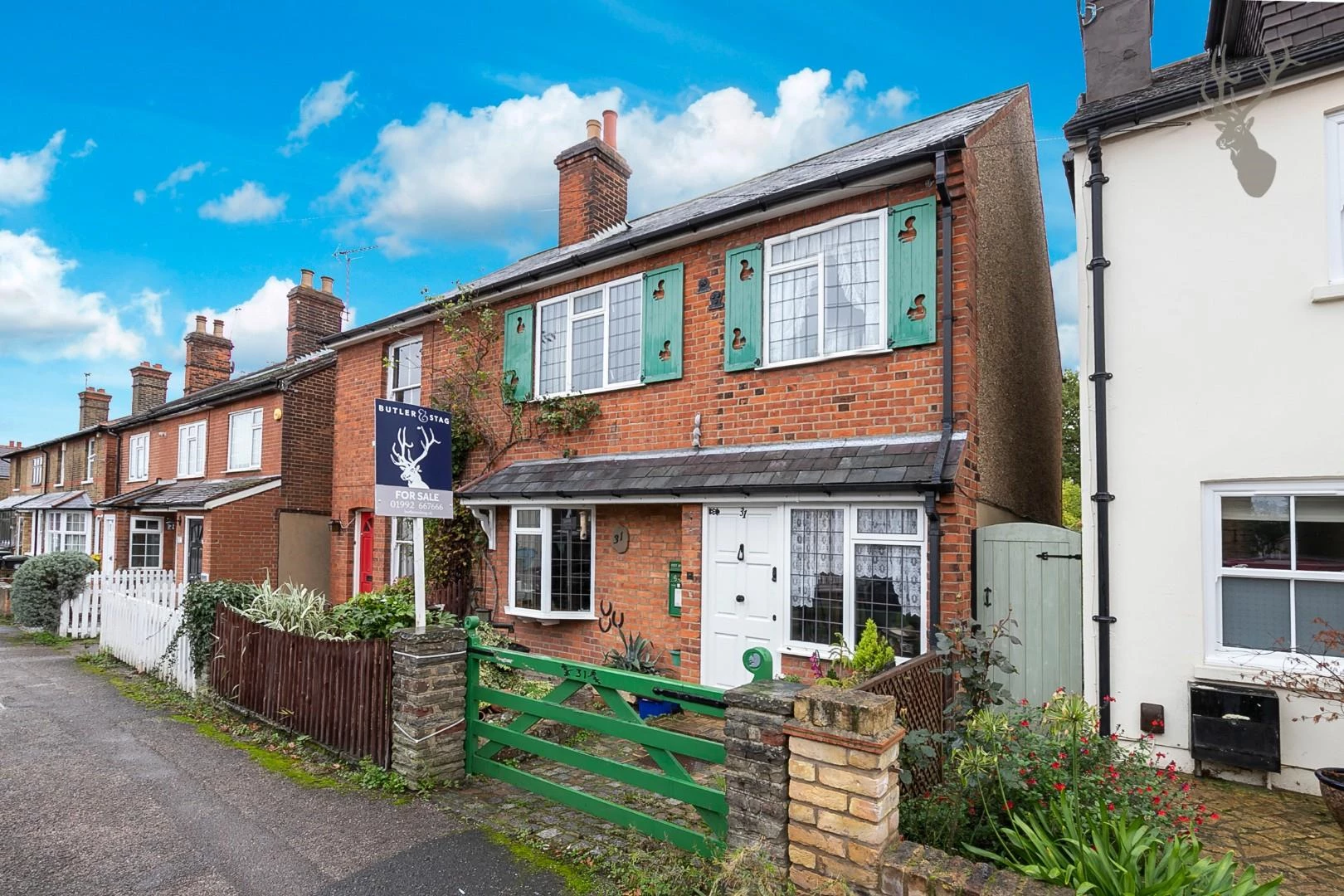 Similar Property: House - Semi-Detached in Theydon Bois
