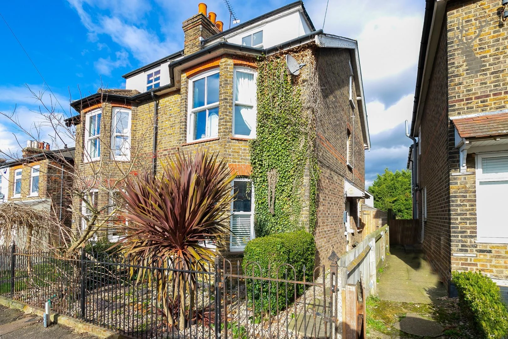 St. Johns Road Epping CM16