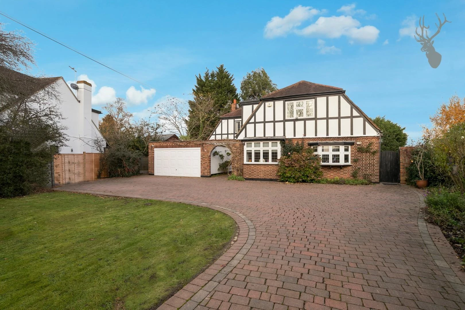 Similar Property: House - Detached in Theydon Bois