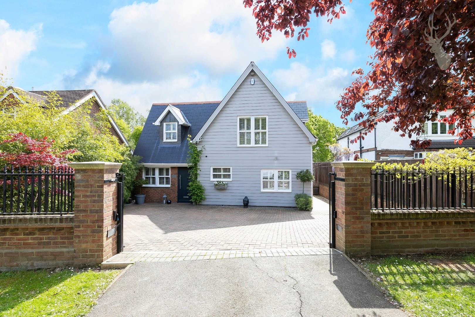 Similar Property: House - Detached in Theydon Bois