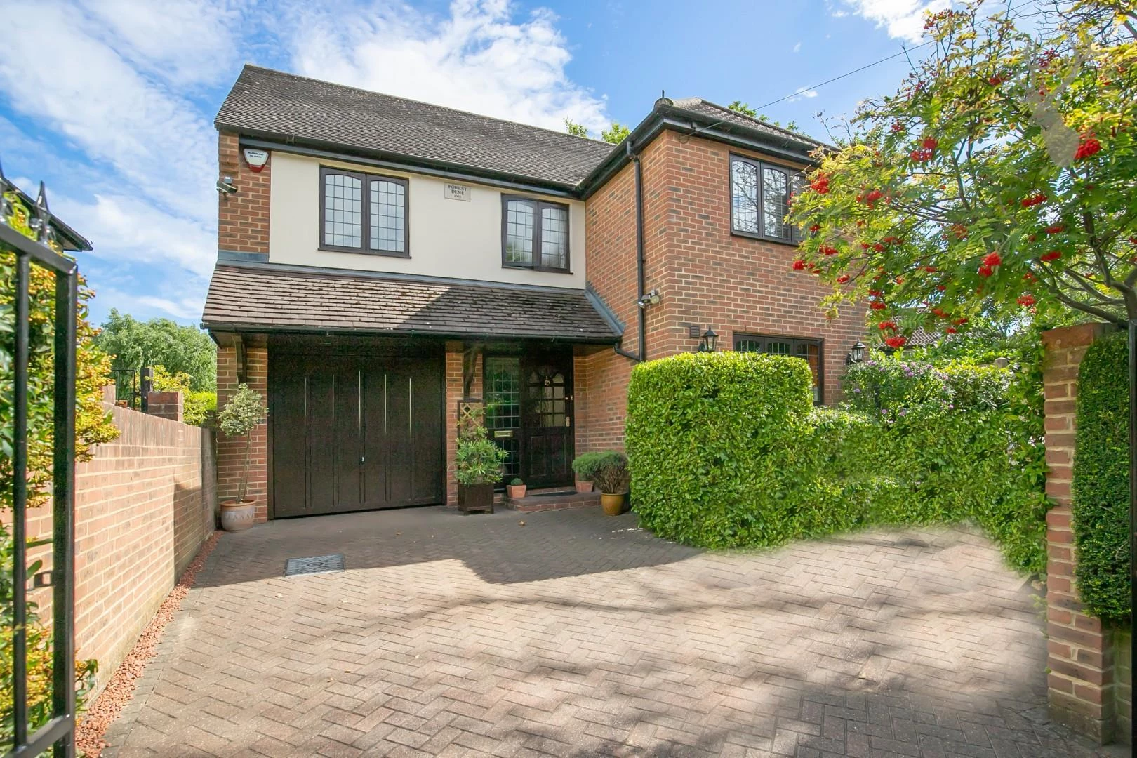 High Road Chigwell IG7
