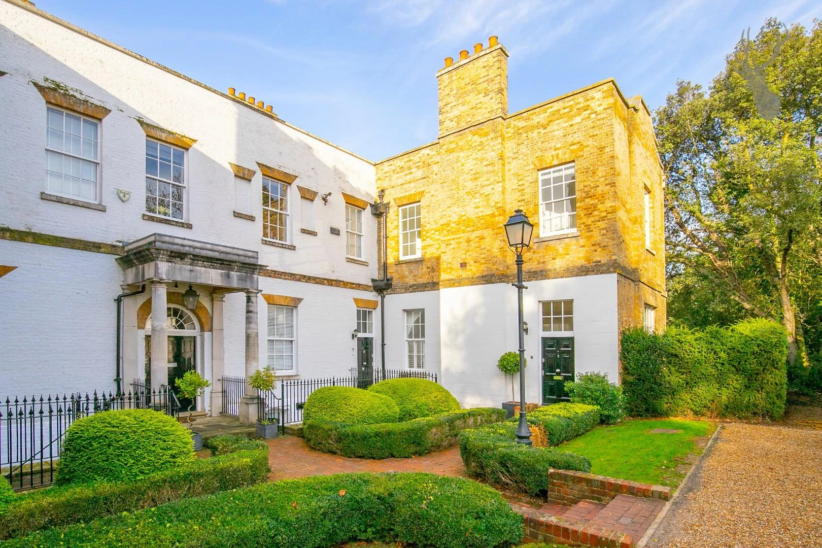 Similar Property: House - End Terrace in Chigwell