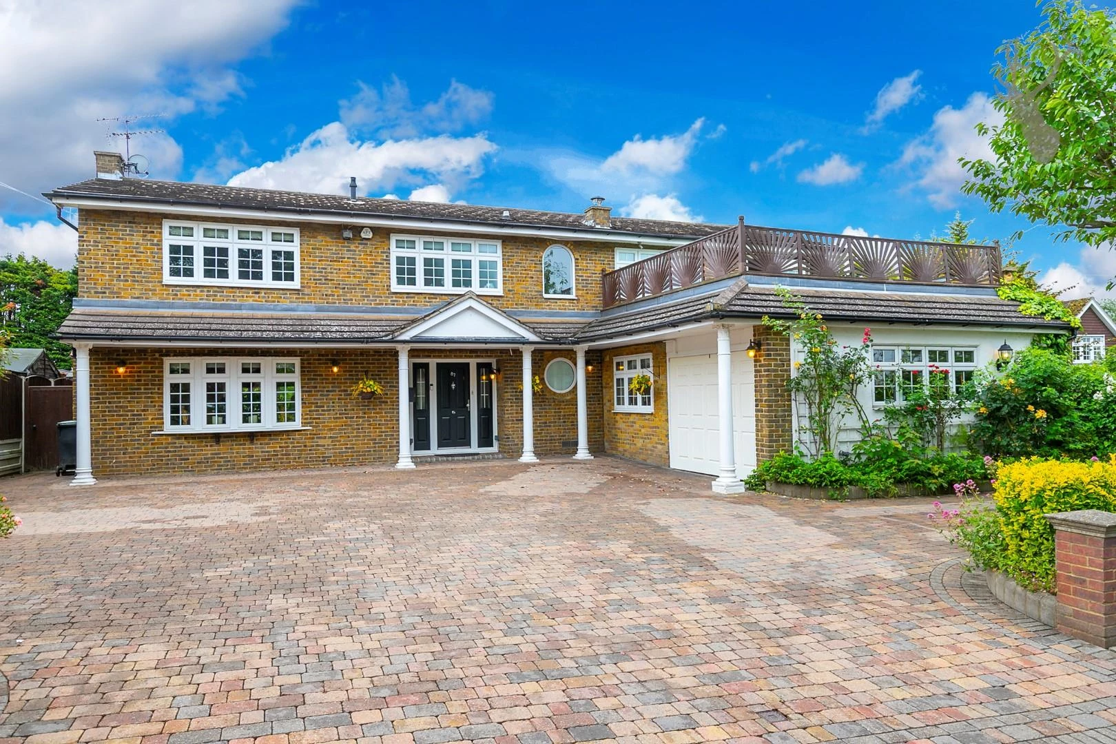 Similar Property: House - Detached in Theydon Bois