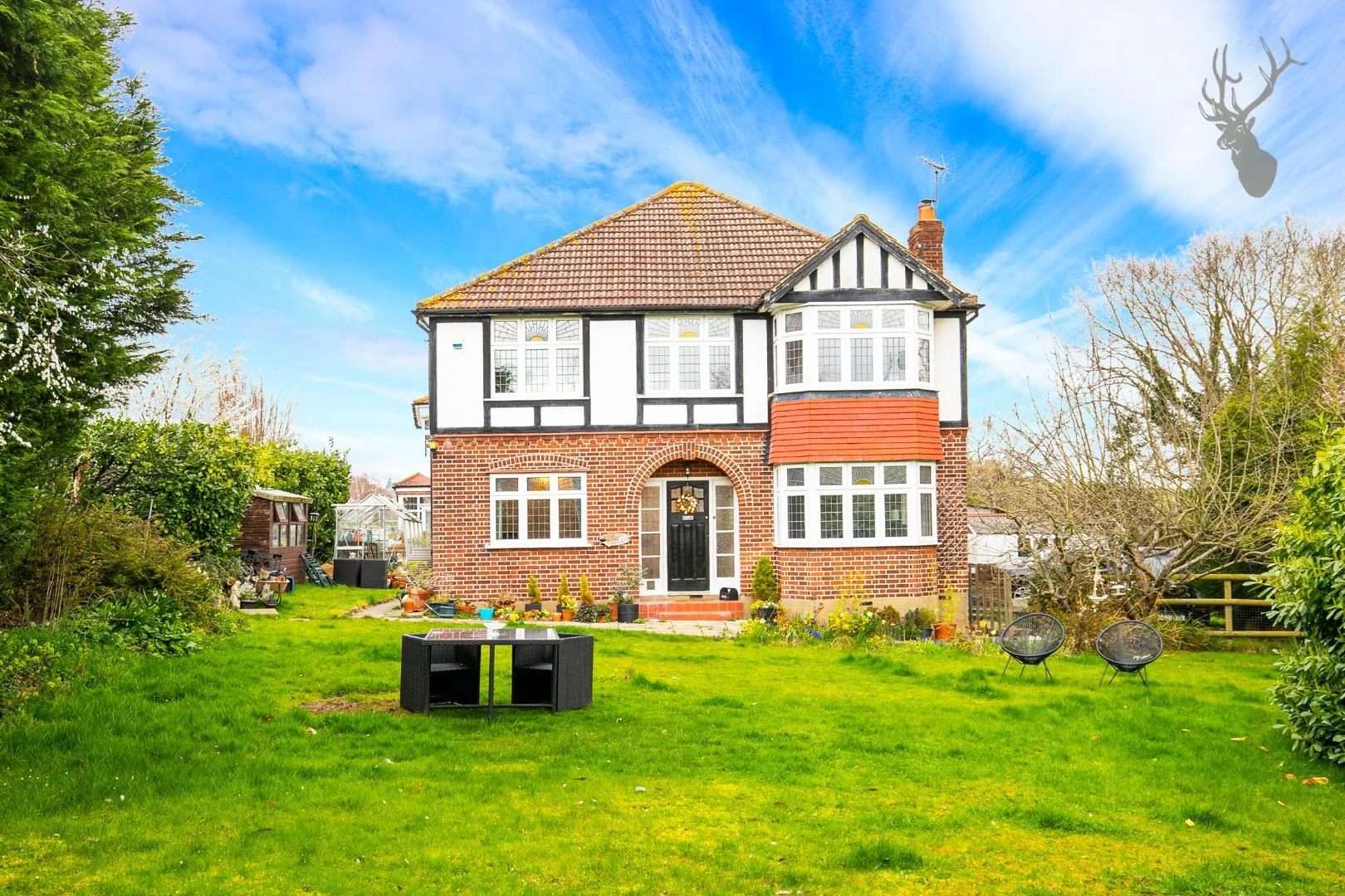 Dukes Avenue Theydon Bois Epping CM16