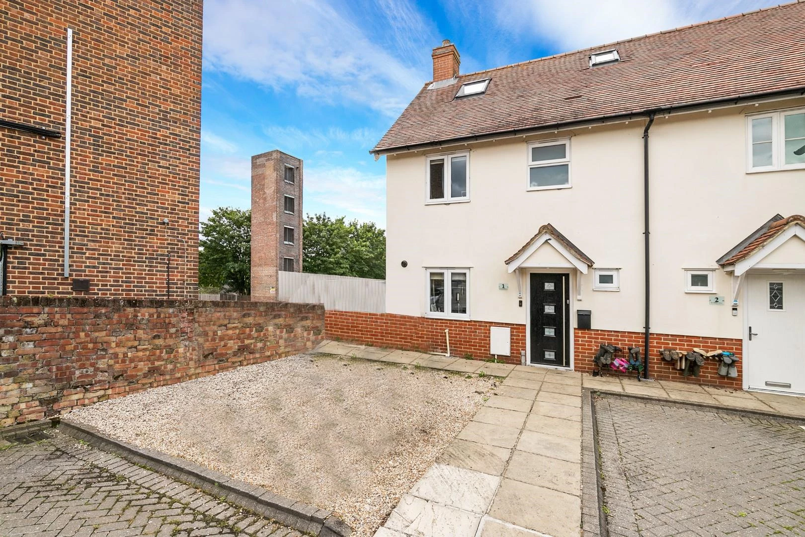 Similar Property: House - End Terrace in Ongar