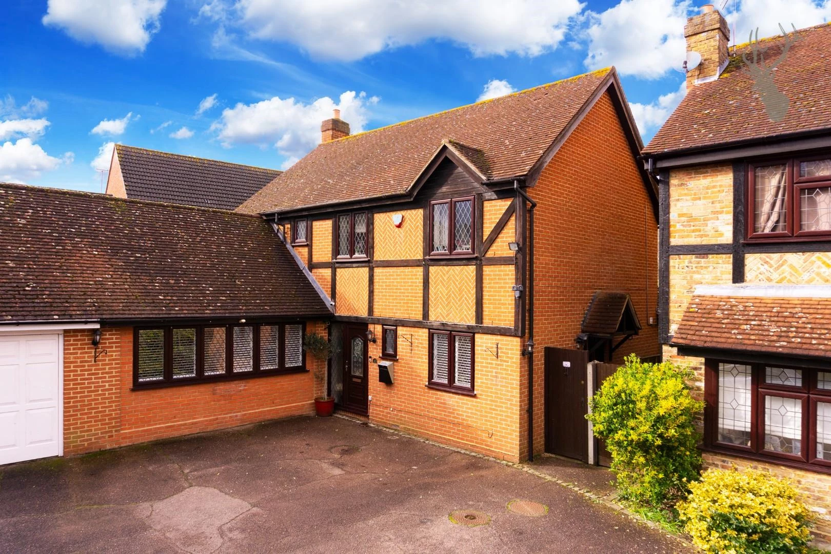 Lambourne Close Chigwell IG7