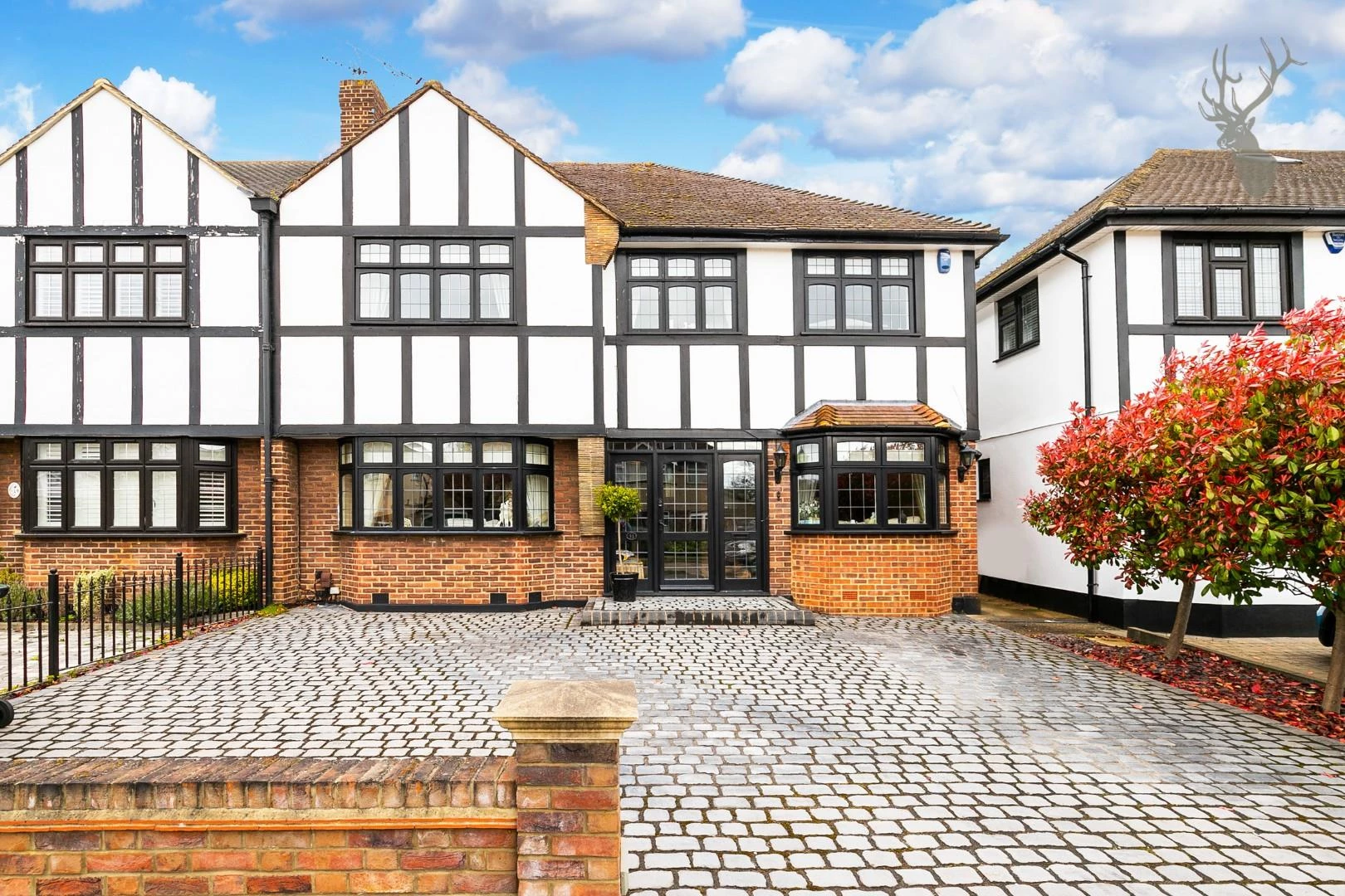 Similar Property: House - Semi-Detached in Theydon Bois