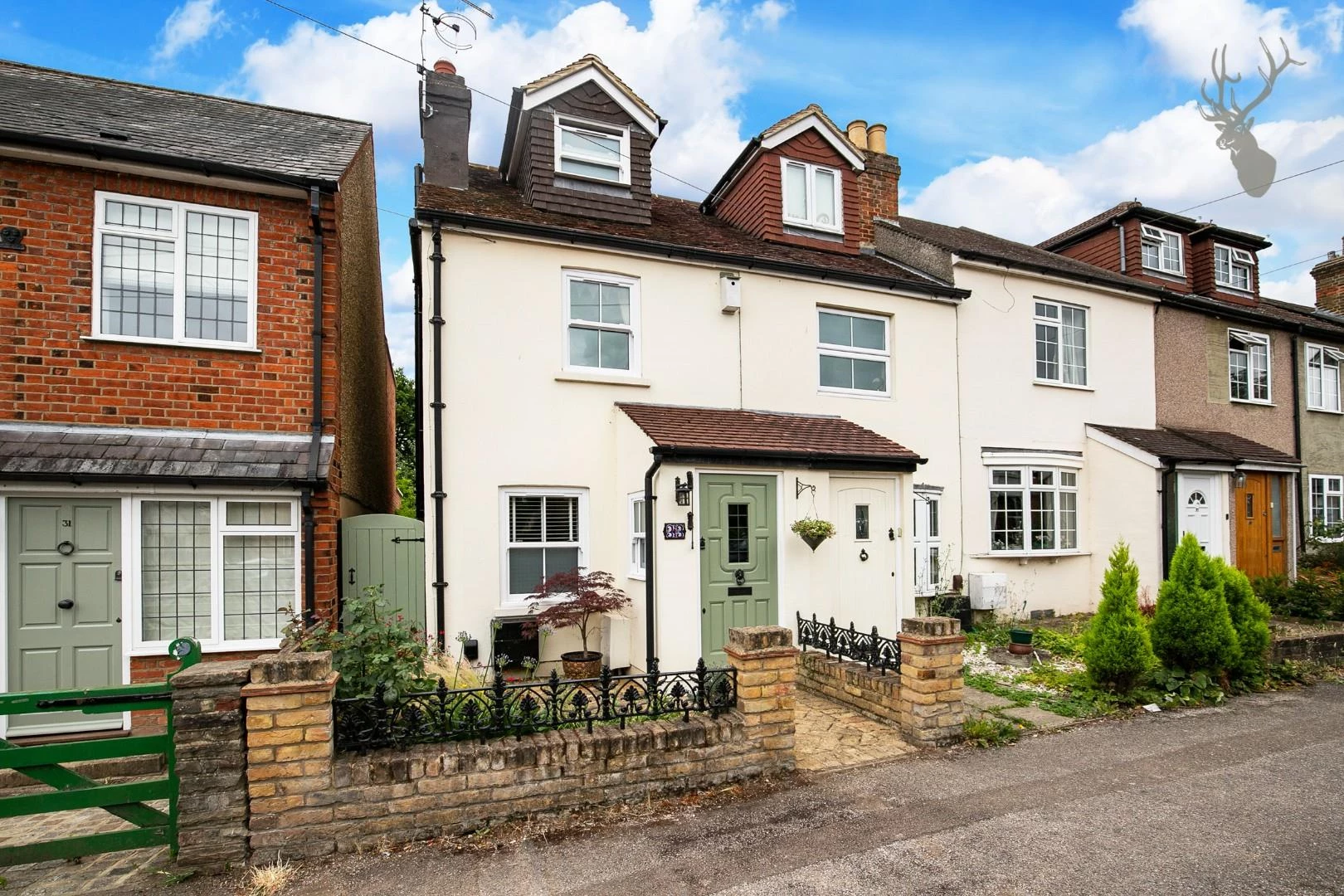 Similar Property: House - End Terrace in Theydon Bois