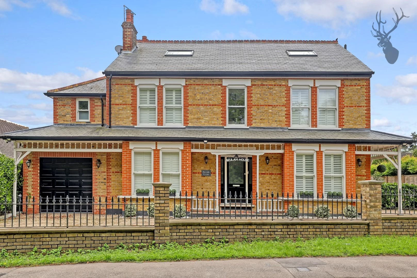 Similar Property: House - Detached in Theydon Bois