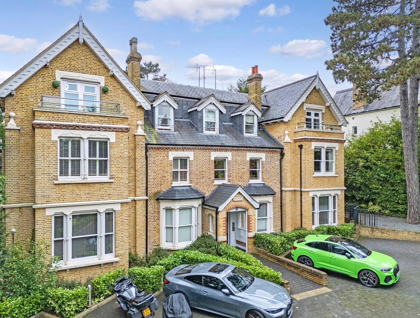 Similar Property: Apartment - Garden in Theydon Bois