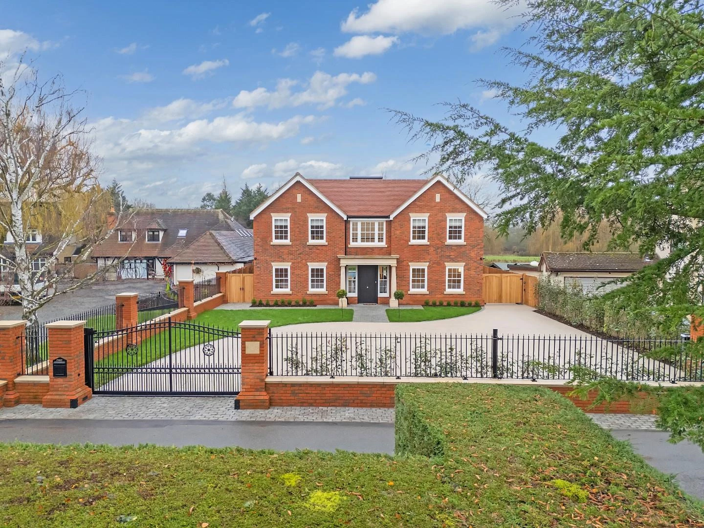Similar Property: House - Detached in Ramsden Bellhouse