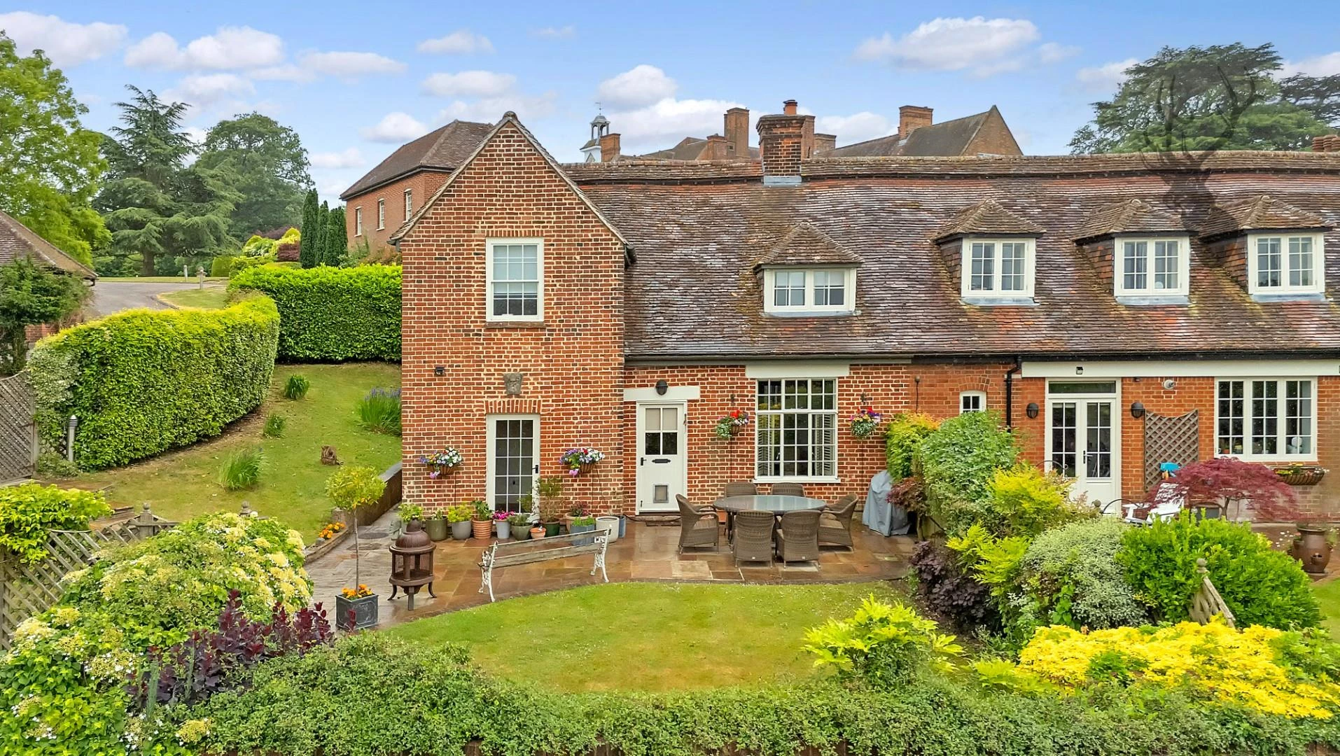 Similar Property: House - End Terrace in Theydon Mount