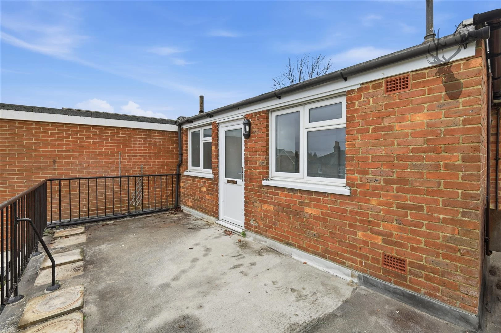 Similar Property: Flat - Above Shop in 