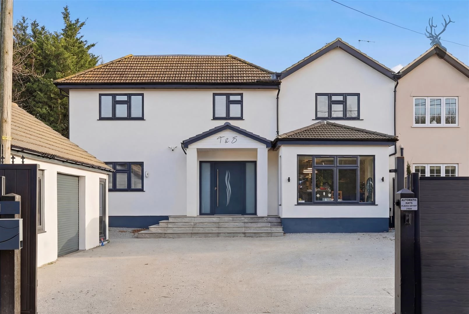 Similar Property: House in Theydon Garnon