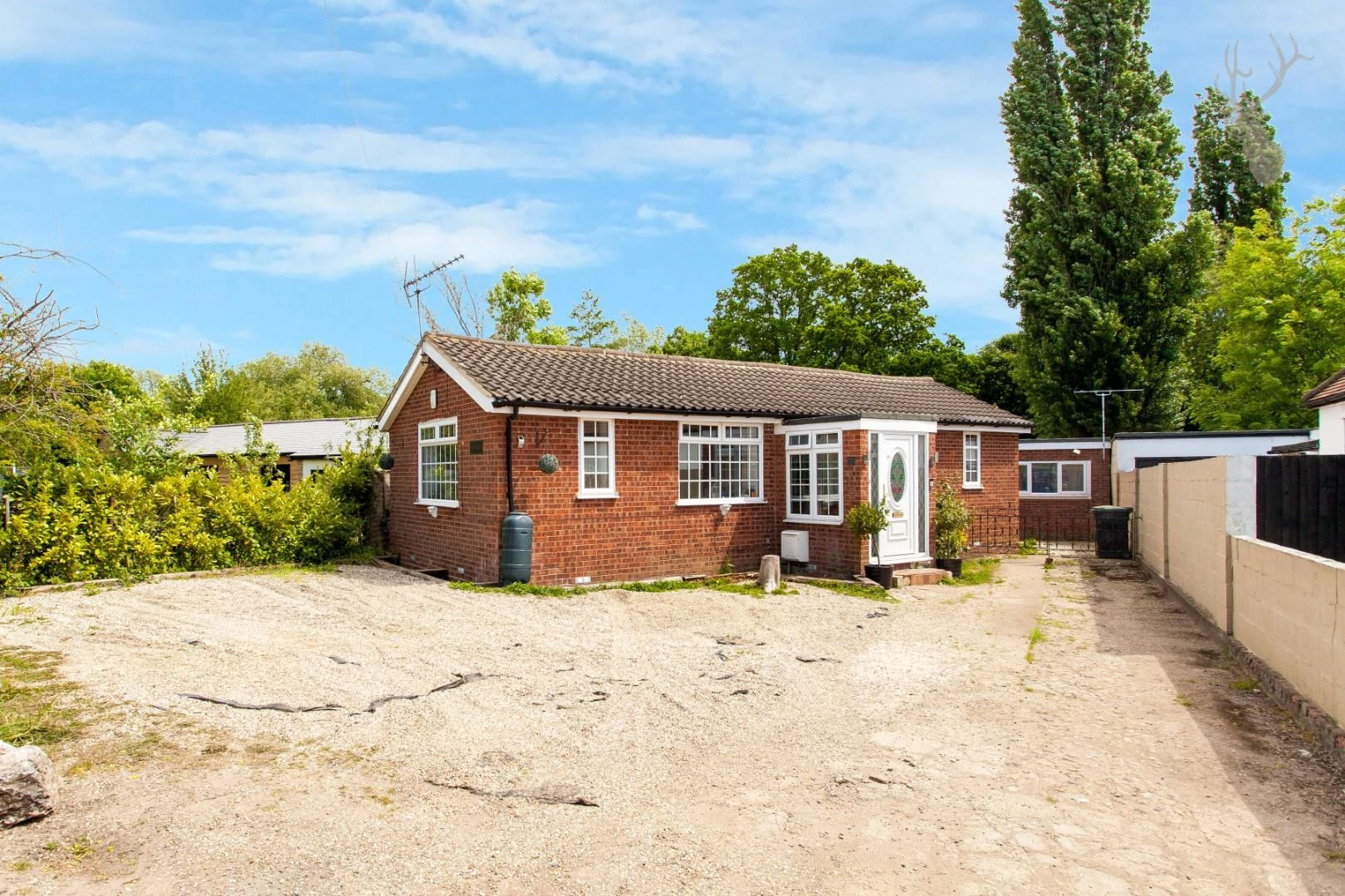 Similar Property: Bungalow - Detached in Theydon Bois