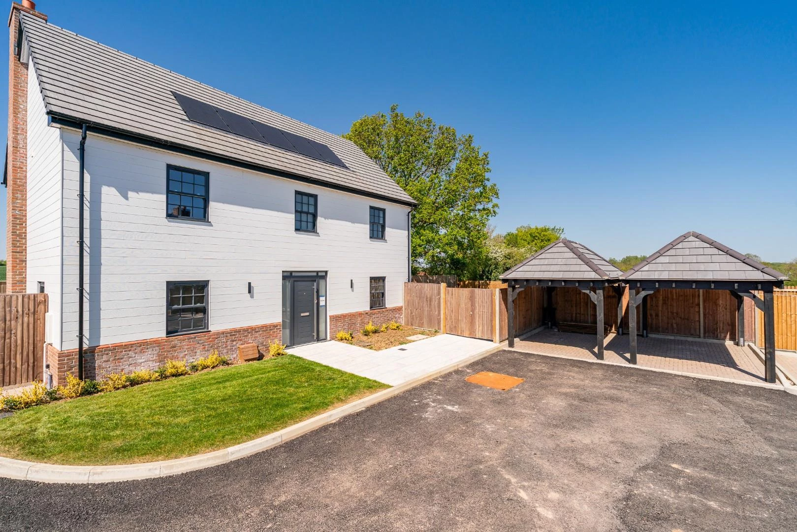 Similar Property: House in Ongar Road