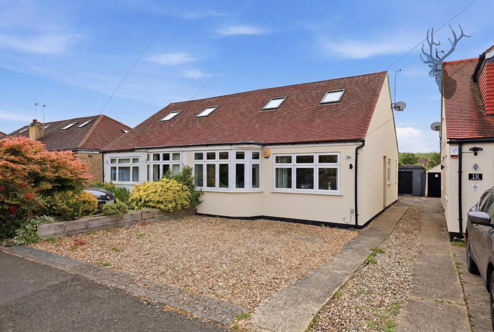 Similar Property: Chalet Bungalow - Semi Detache in Theydon Bois