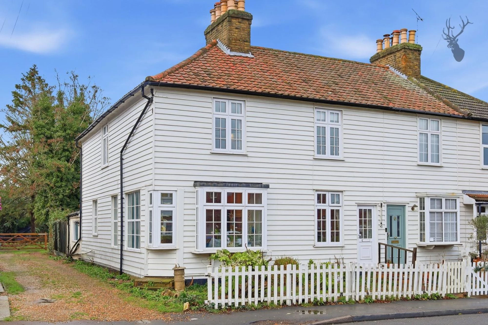 Similar Property: House End of Terrace in Chigwell