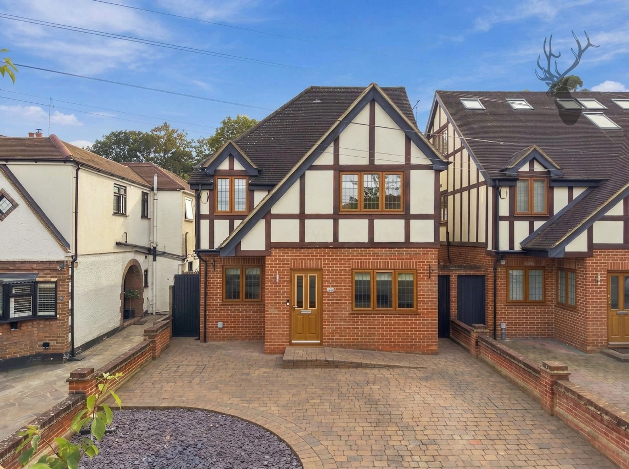 Similar Property: House Detached in Theydon Bois