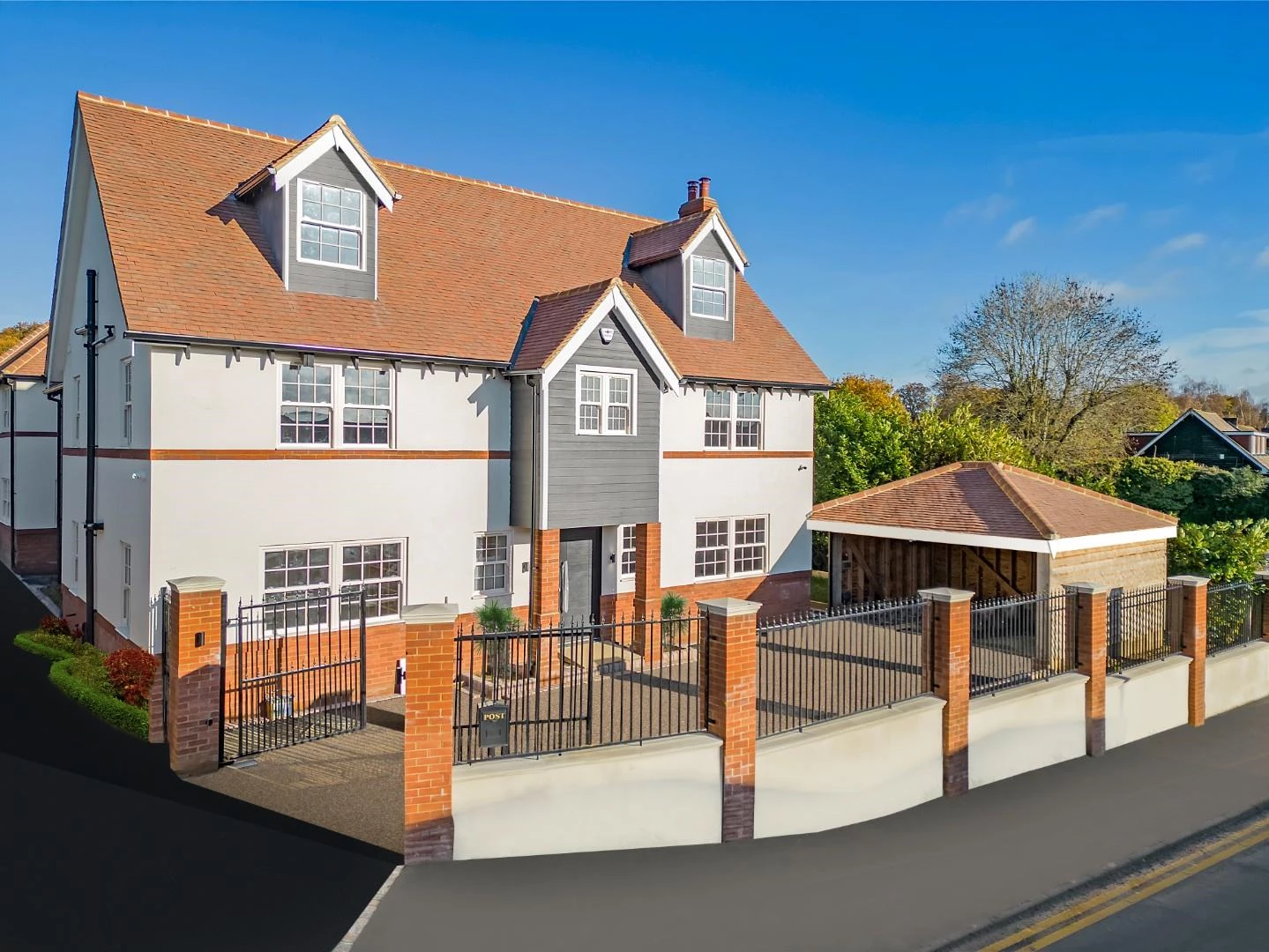 Similar Property: House in Ivy Chimneys